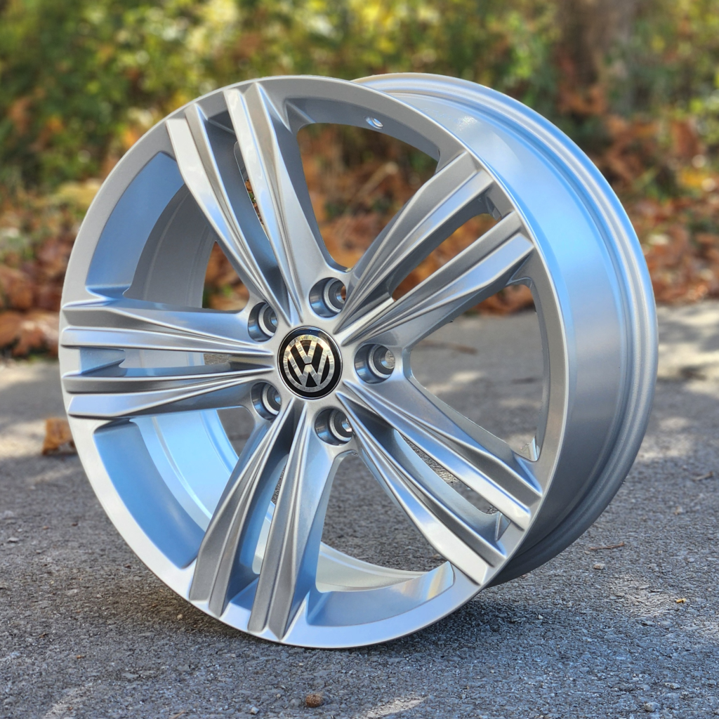 18X8 5X112 ET35 57.1 SILVER VW_SEBRING_3111