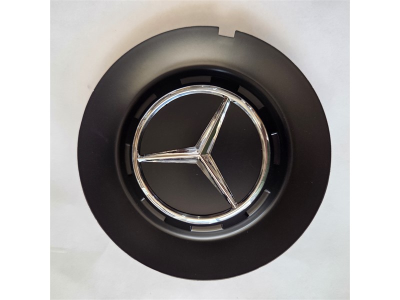 POKLOPAC SA LOGOM MERCEDES VELIKI 2 DIJELA MATT CRNI